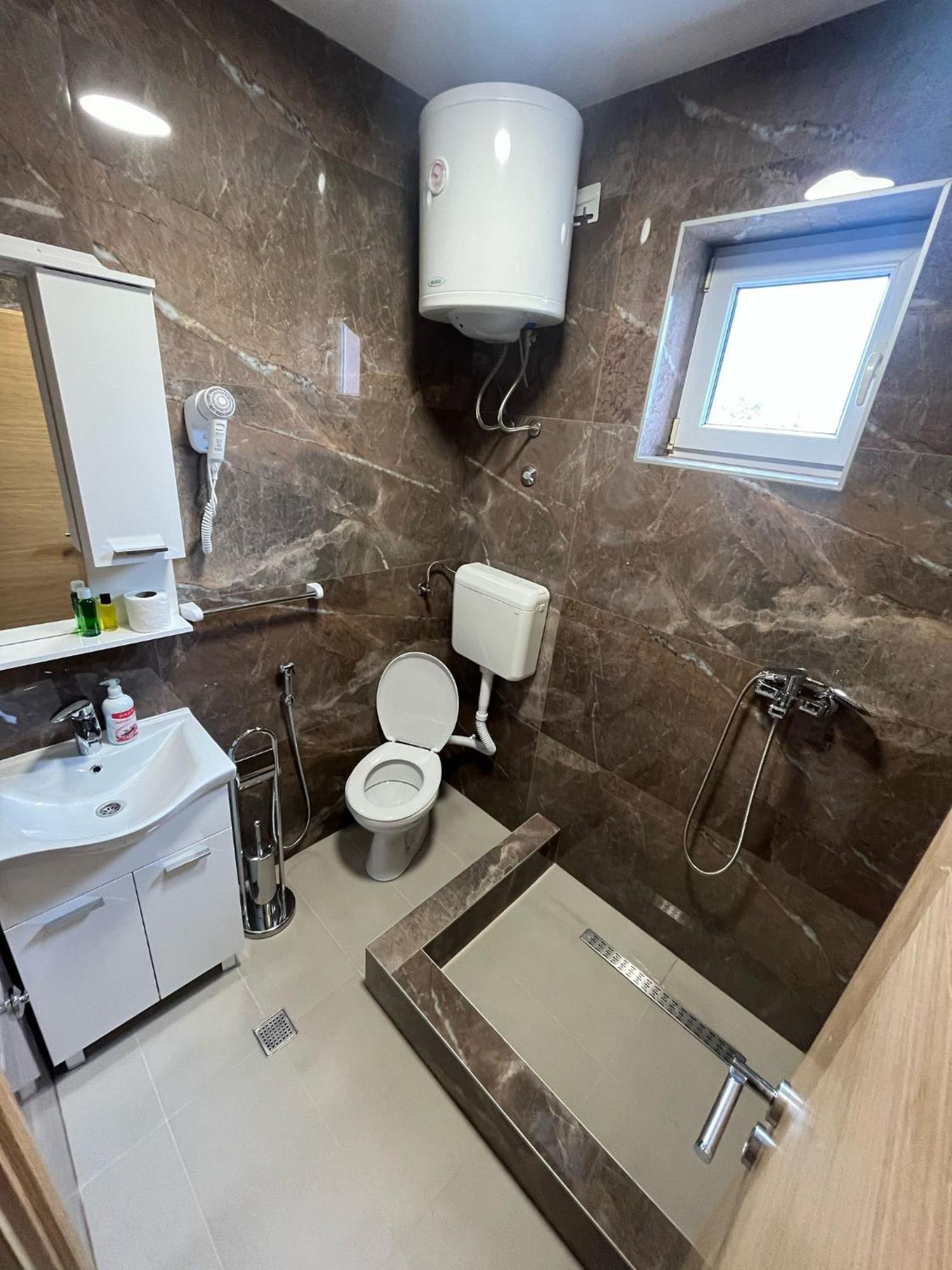 Motel Aura Mostar Eksteriør bilde